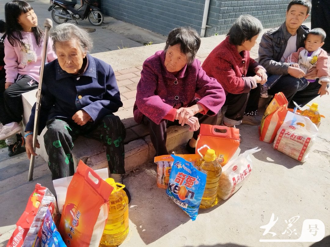 情暖残疾心,慰问送关怀:国庆关爱残疾人走访慰问商洛公益在行动