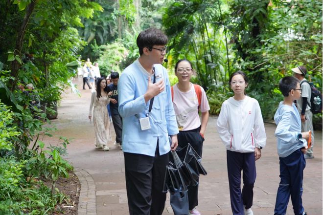构筑服务桥梁,暖心服务展风采