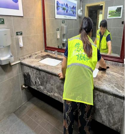 构筑服务桥梁,暖心服务展风采