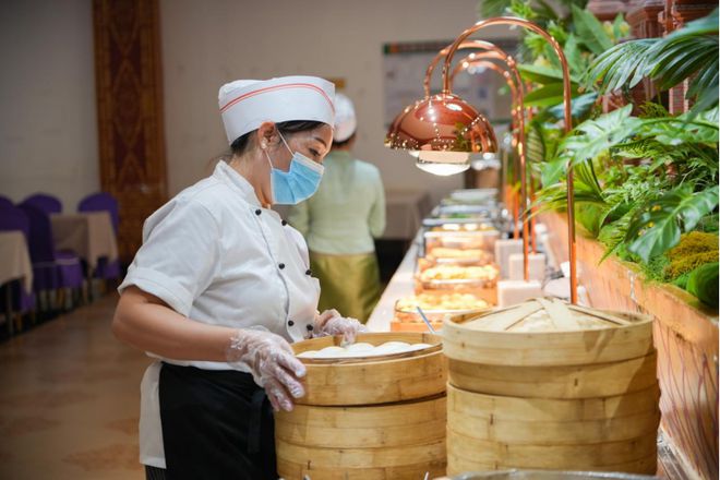构筑服务桥梁,暖心服务展风采