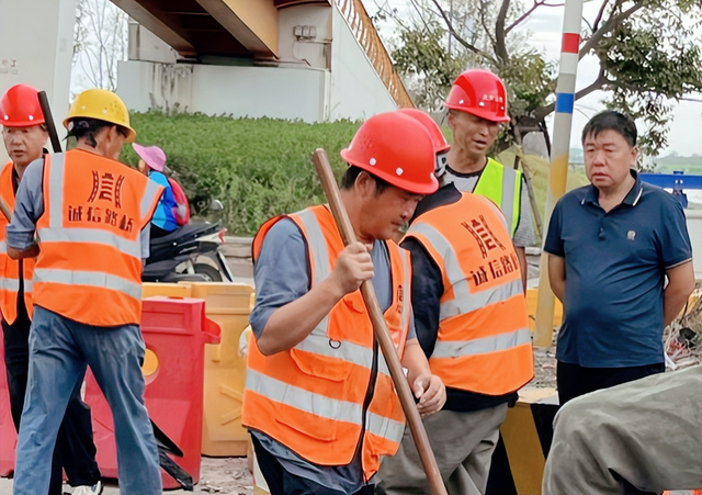【今日黄冈】武穴市公路事业发展中心:同心同德跑赢“上半年”,脚踏实地勇夺“全年胜”