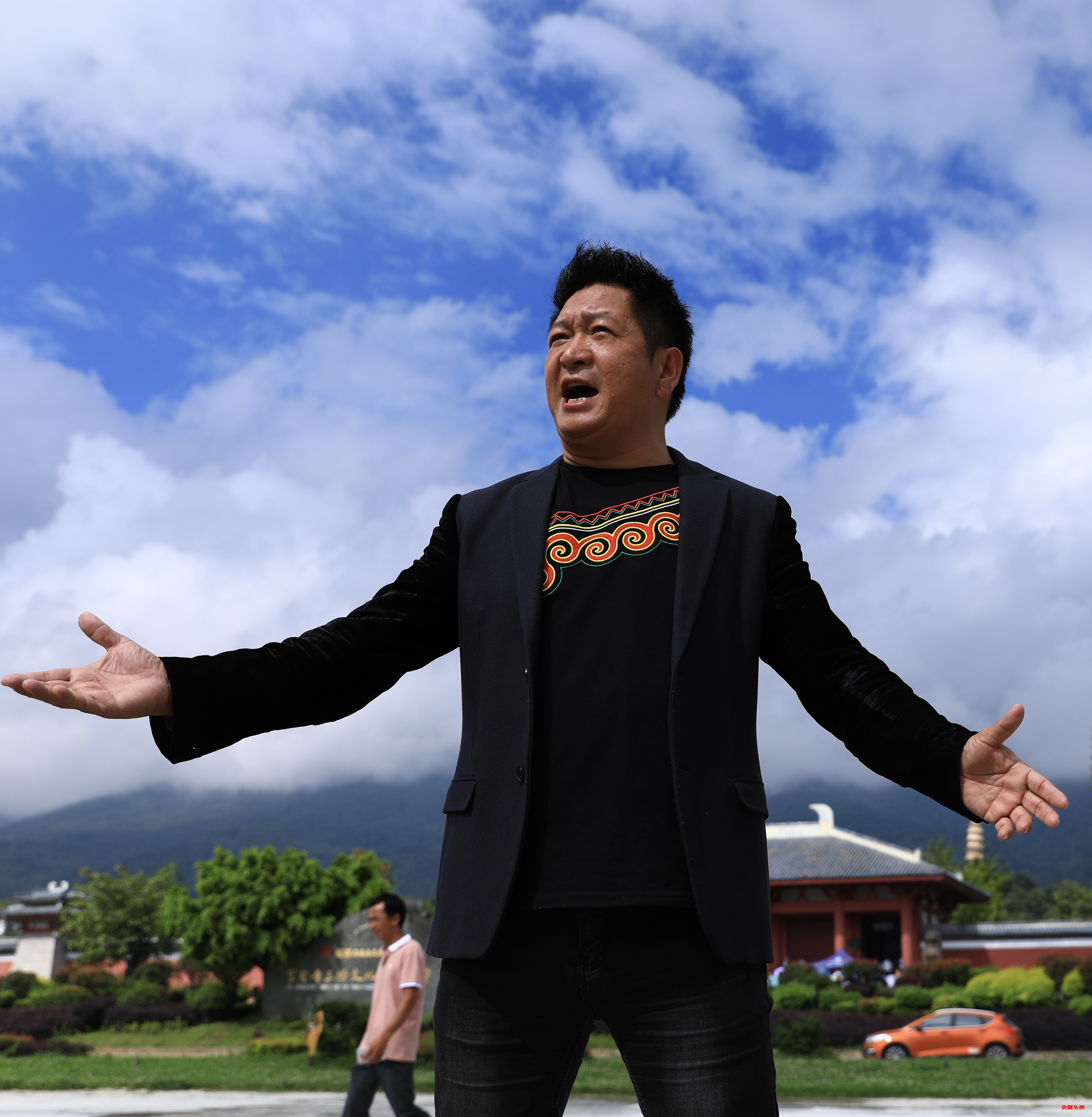 《三十春秋》李俊峰MV演唱专辑正式发行,昆明见证音乐新里程碑
