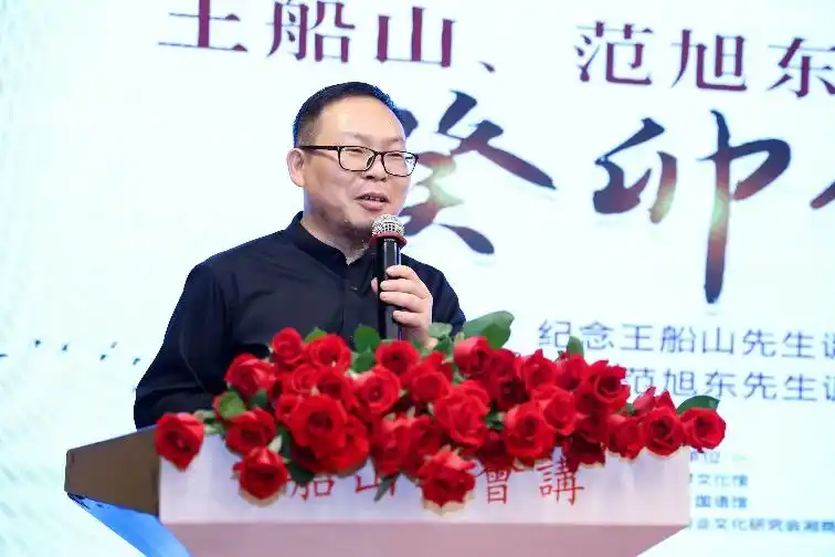 显化侯德榜魂魄的经典之作——评叶建华《化工泰斗:侯德榜》
