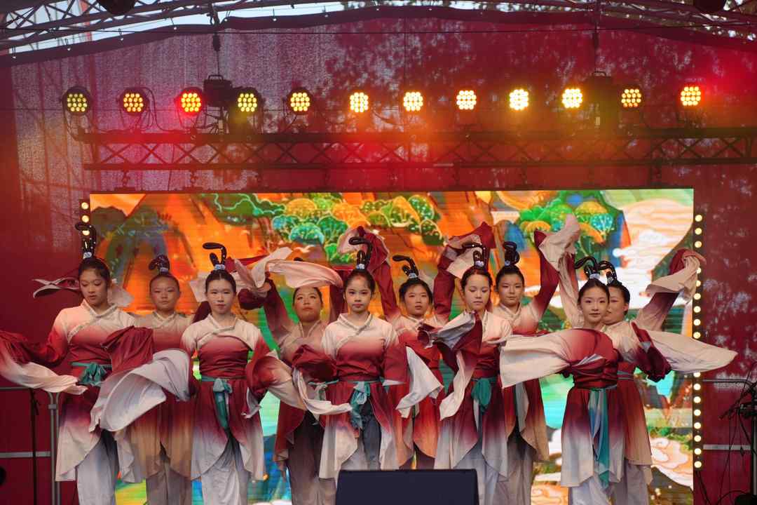 欧洲中国艺术院成功举办华人欧洲大赛颁奖盛典